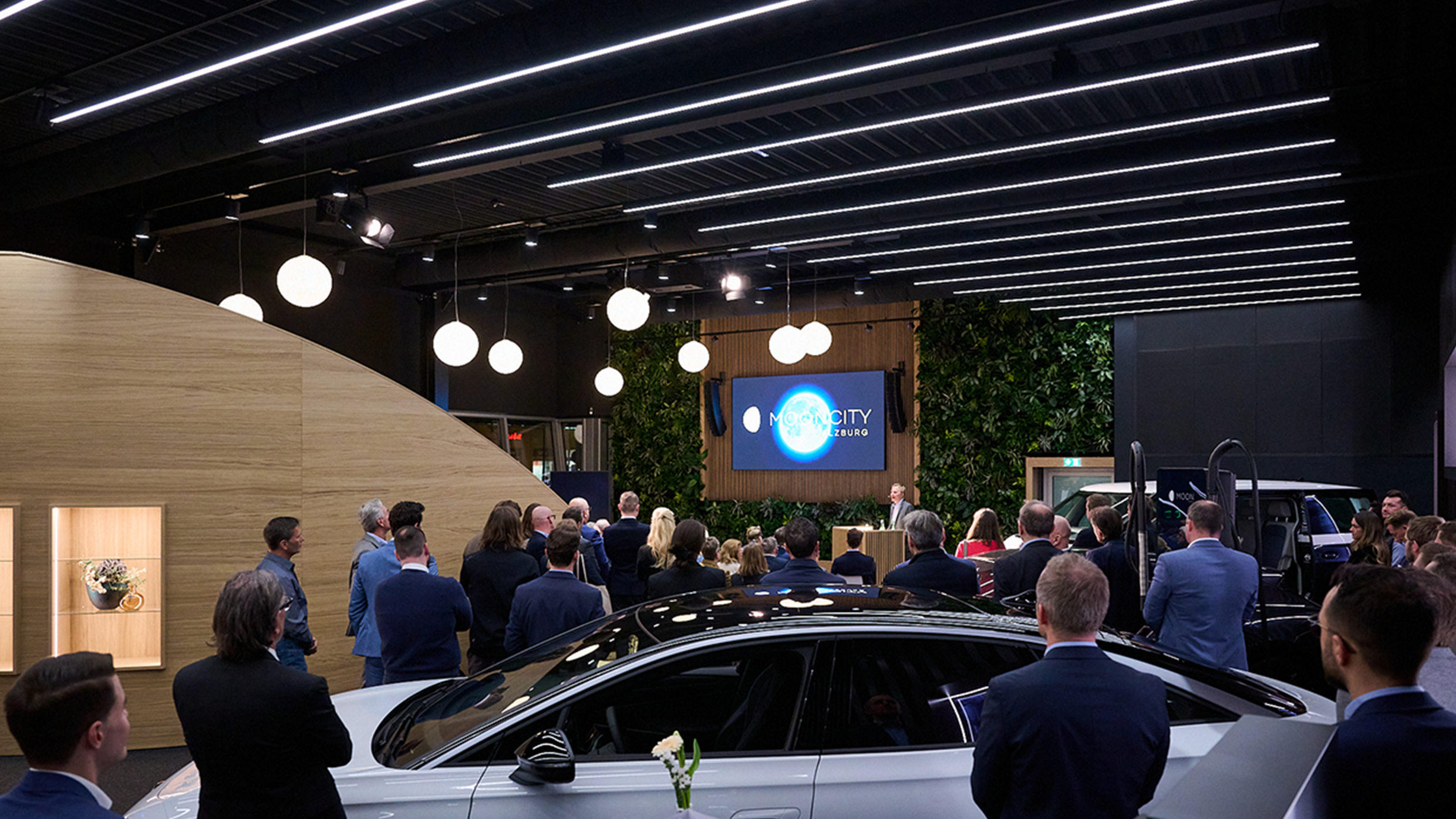 Eveniment în MOONCITY